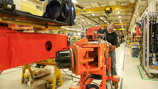 jlg reconditioning boom assembly line