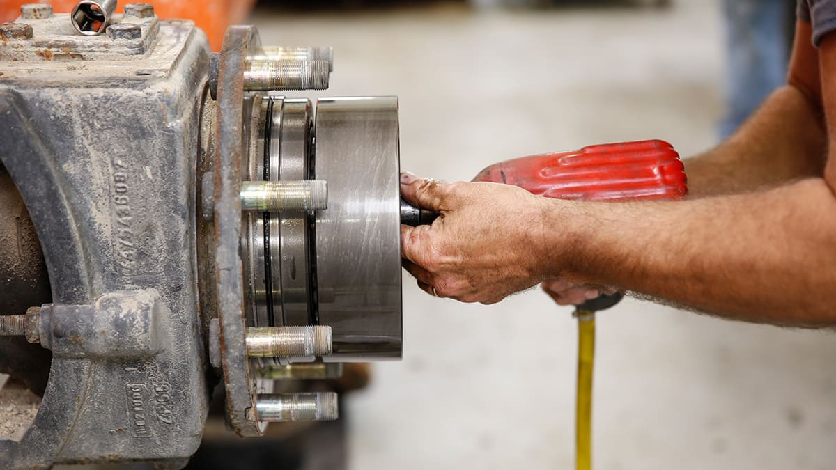 jlg reconditioning wheel disassembly