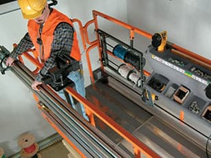 231608