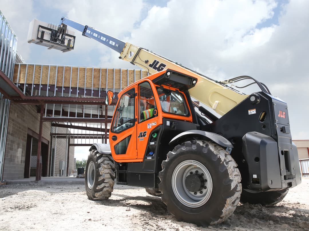 02-jlg-1644-telehandler