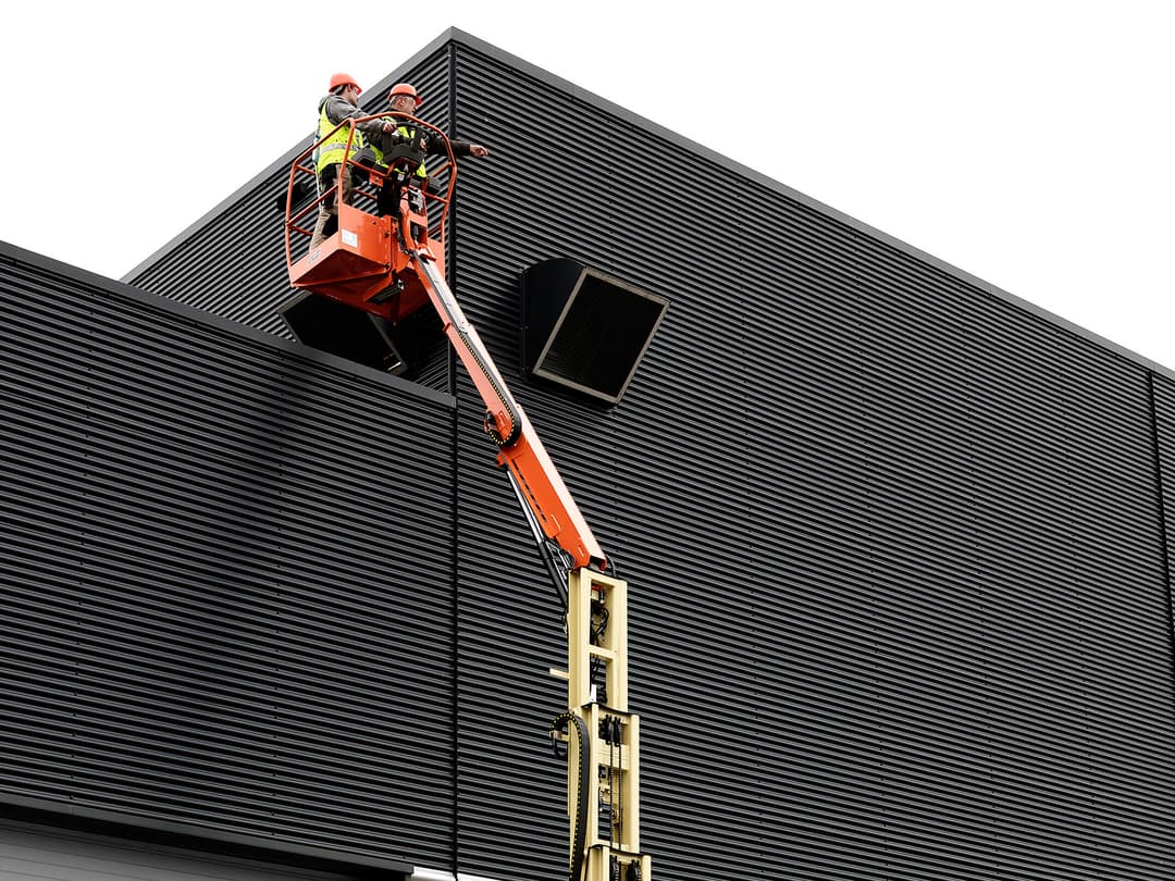 T12EPlus two workers