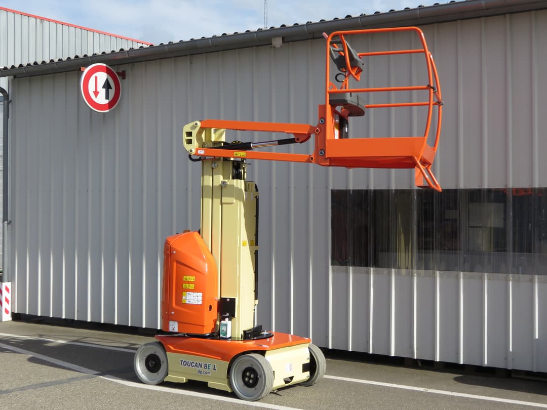 Toucan_8E-L-side