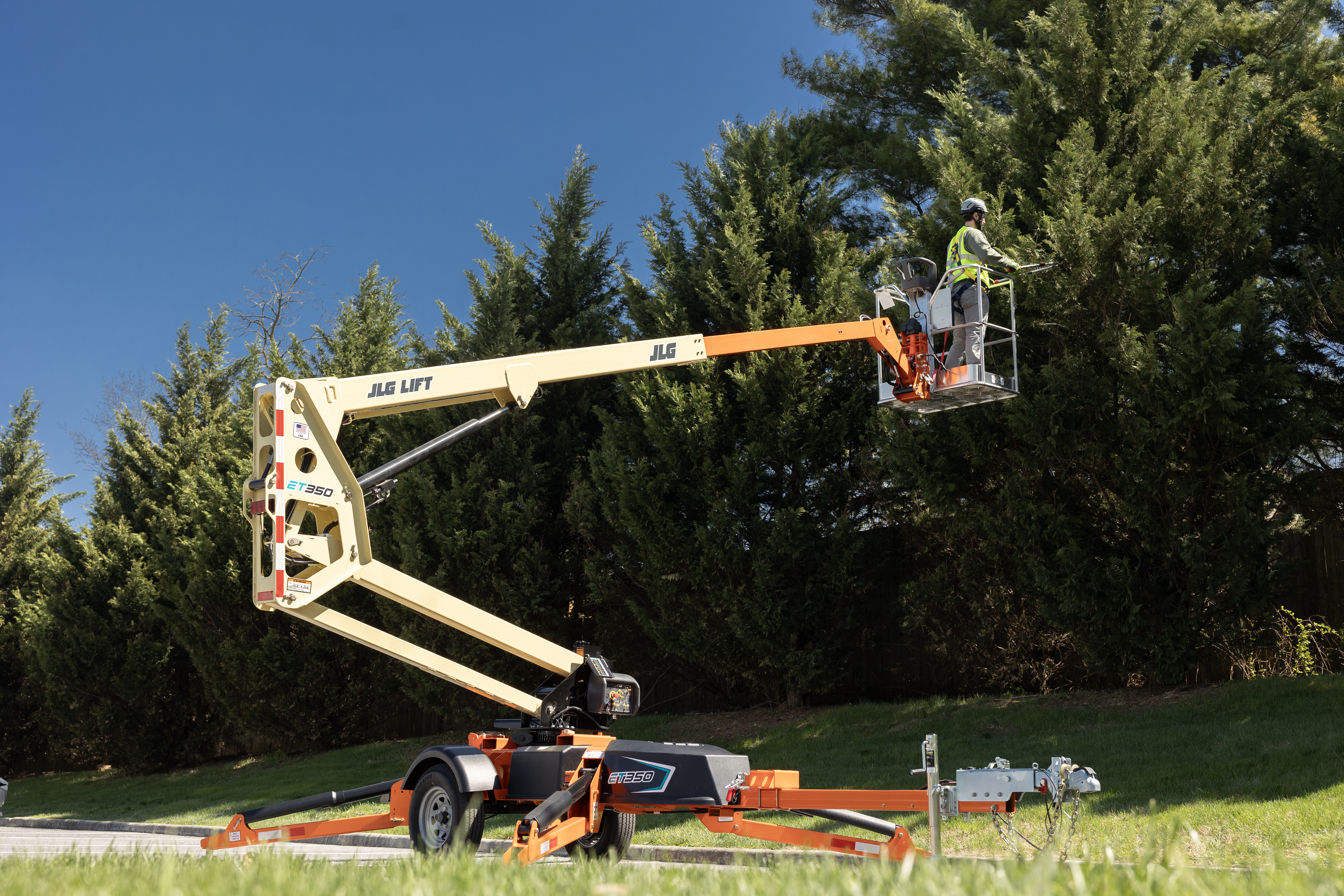 ET350 Towpro towable Boom lift
